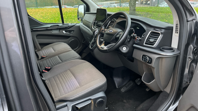 Ford Tourneo Custom Transit Custom Tourneo L2 Diesel Fwd 2.0 EcoBlue 130ps L/R 8 Seater Titanium Auto